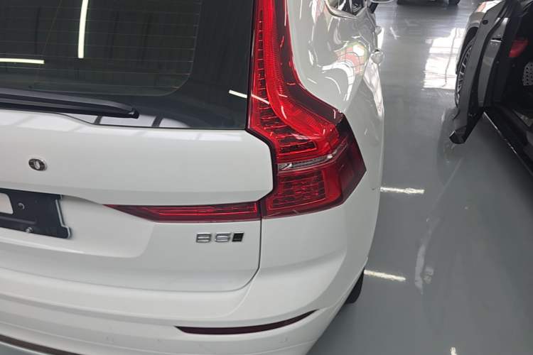 Used Volvo XC60 2022 B5 4x4 Smart Luxury Edition Right Rear Taillight