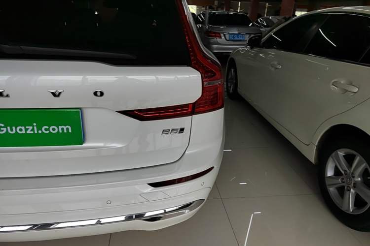 Used Volvo XC60 2022 B5 4x4 Smart Luxury Edition Right Rear Taillight