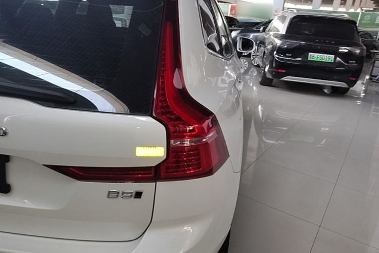 Used Volvo XC60 2022 B5 4x4 Zhiyi Luxury Edition Right Rear Taillight