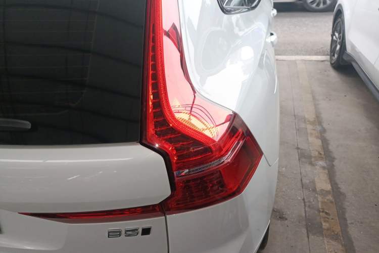 Used Volvo XC60 2022 B5 4x4 Smart & Advanced Sport Edition Right Rear Taillight