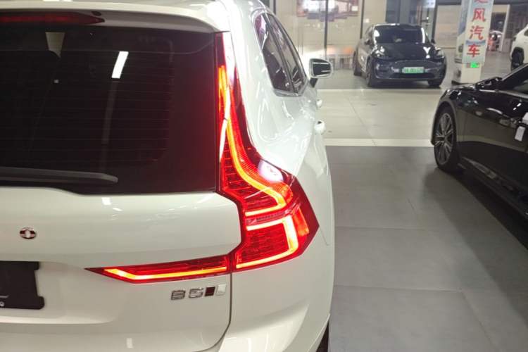 Used Volvo XC60 2022 B5 4x4 Smart Luxury Edition Right Rear Taillight