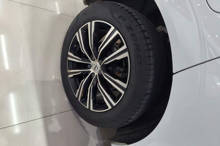 Used Volvo XC60 2022 B5 4x4 Smart Luxury Edition Right Rear Wheel Hub