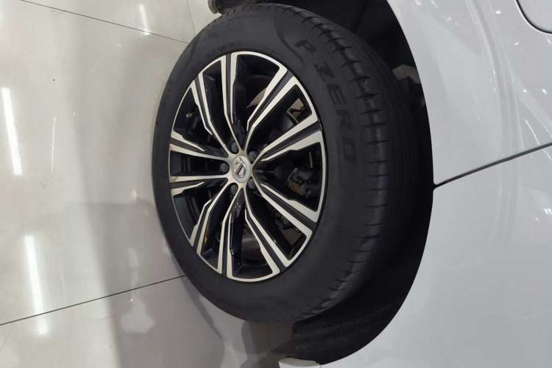Used Volvo XC60 2022 B5 4x4 Smart Luxury Edition Right Rear Wheel Hub