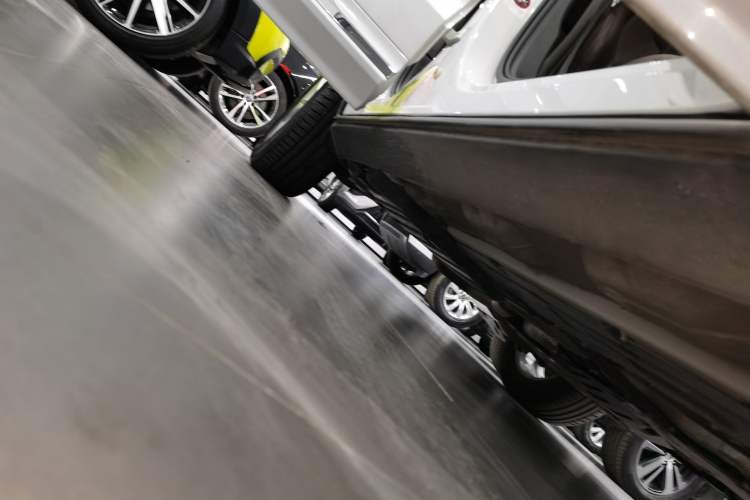 Used Volvo XC60 2022 B5 4x4 Zhiyi Luxury Edition Right Side Sill