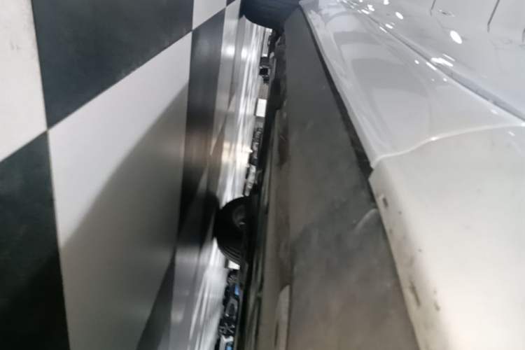 Used Volvo XC60 2022 B5 4x4 Zhiyi Luxury Edition Right Side Sill