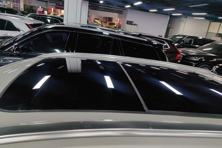 Used Volvo XC60 2022 B5 4x4 Smart Luxury Edition Roof