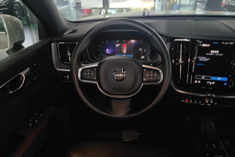 Used Volvo XC60 2022 B5 4x4 Zhiyi Luxury Edition Steering Wheel