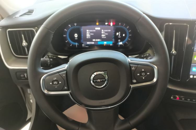 Used Volvo XC60 2022 B5 4x4 Zhiyi Luxury Edition Steering Wheel