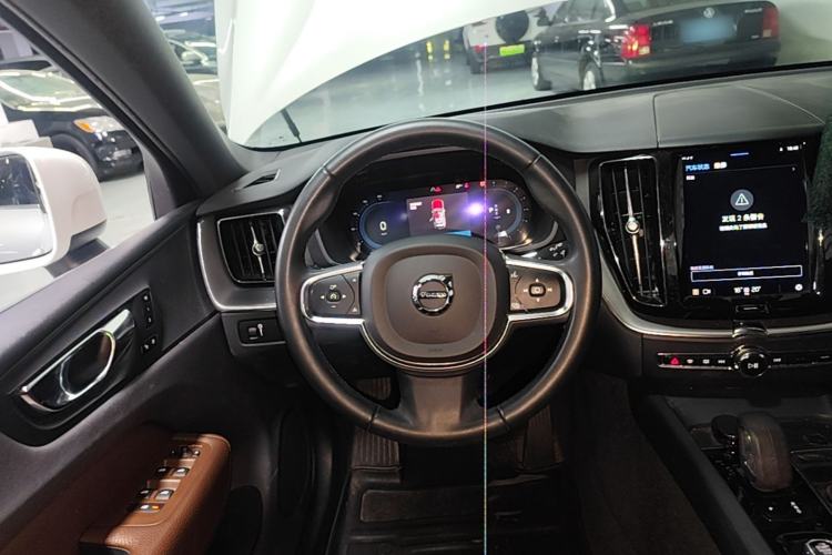 Used Volvo XC60 2022 B5 4x4 Zhiyi Luxury Edition Steering Wheel
