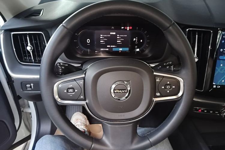 Used Volvo XC60 2022 B5 4x4 Zhiyi Luxury Edition Steering Wheel