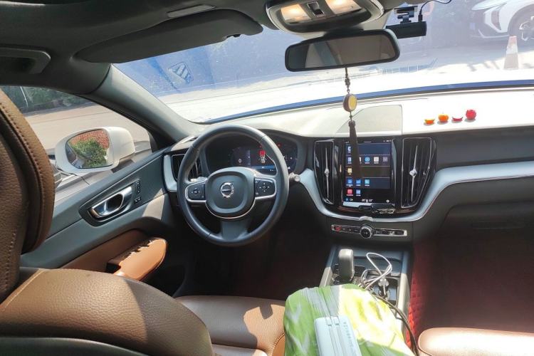 Used Volvo XC60 2022 B5 4x4 Zhiyi Luxury Edition Steering Wheel
