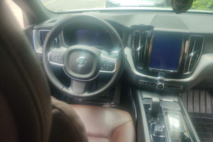 Used Volvo XC60 2022 B5 4x4 Zhiyi Luxury Edition Steering Wheel