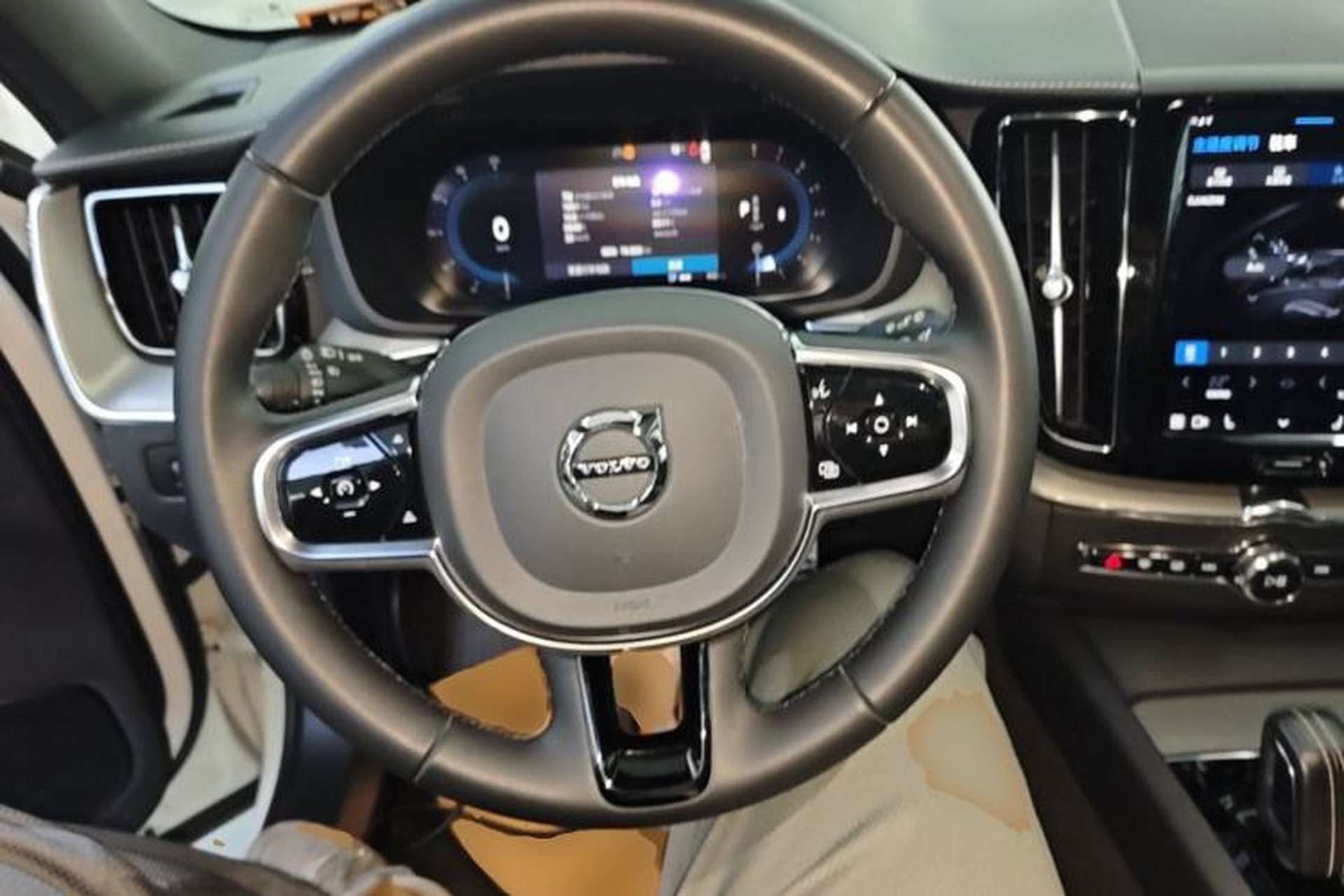 Used Volvo XC60 2022 B5 4x4 Smart & Advanced Sport Edition Steering Wheel