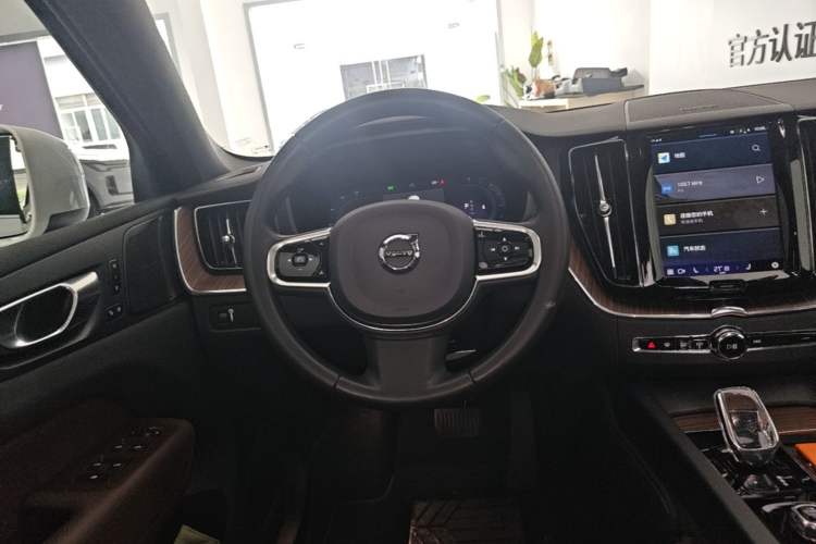 Used Volvo XC60 2022 B5 4x4 Zhiya Luxury Edition Steering Wheel