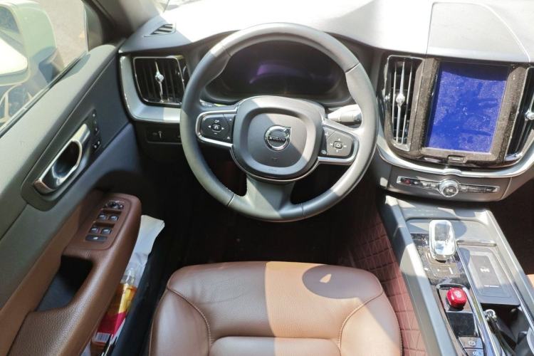 Used Volvo XC60 2022 B5 4x4 Zhiyi Luxury Edition Steering Wheel