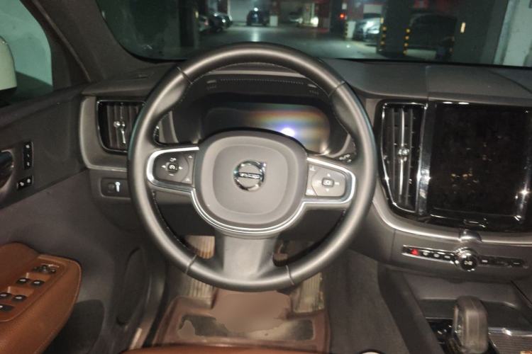 Used Volvo XC60 2022 B5 4x4 Zhiyi Luxury Edition Steering Wheel