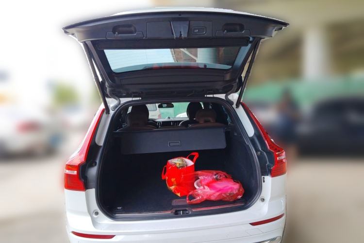 Used Volvo XC60 2022 B5 4x4 Zhiyi Luxury Edition Trunk
