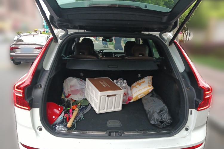 Used Volvo XC60 2022 B5 4x4 Smart Luxury Edition Trunk