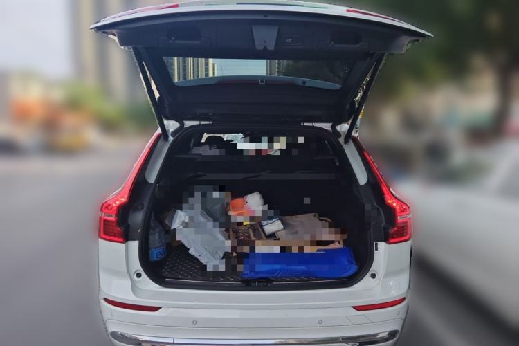 Used Volvo XC60 2022 B5 4x4 Zhiyi Luxury Edition Trunk