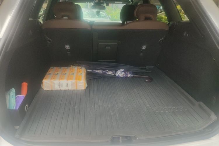 Used Volvo XC60 2022 B5 4x4 Zhiyi Luxury Edition Trunk