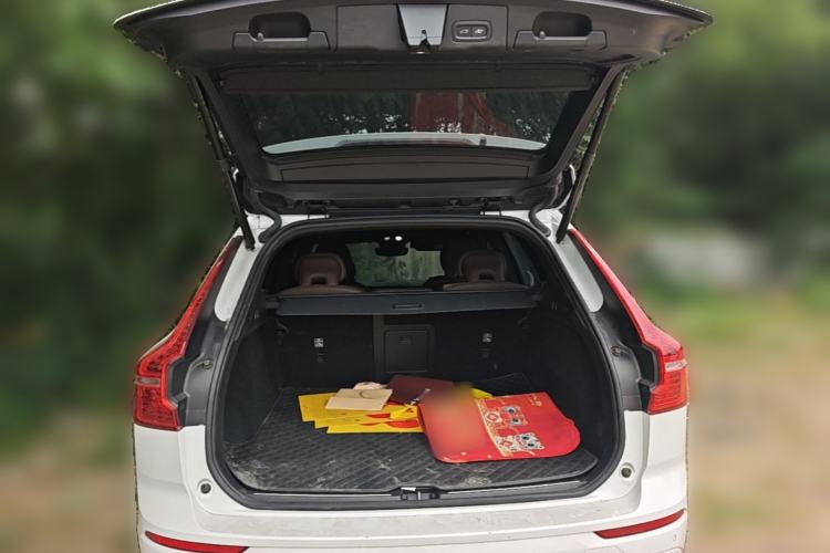 Used Volvo XC60 2022 B5 4x4 Smart Luxury Edition Trunk