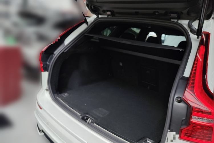 Used Volvo XC60 2022 B5 4x4 Smart & Advanced Sport Edition Trunk