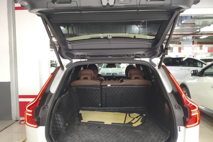 Used Volvo XC60 2022 B5 4x4 Zhiyi Luxury Edition Trunk