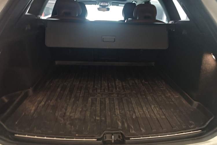 Used Volvo XC60 2022 B5 4x4 Smart Luxury Edition Trunk
