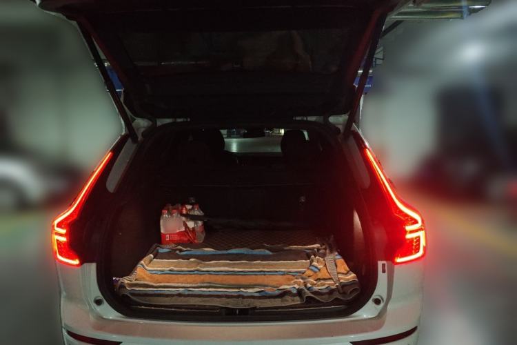 Used Volvo XC60 2022 B5 4x4 Zhiyi Luxury Edition Trunk