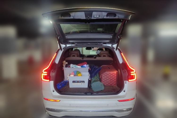 Used Volvo XC60 2022 B5 4x4 Smart Luxury Edition Trunk