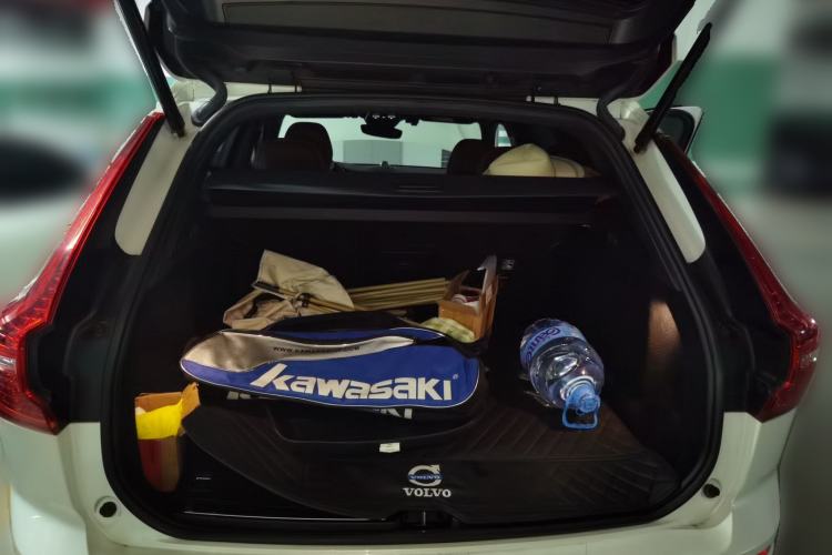Used Volvo XC60 2022 B5 4x4 Smart Luxury Edition Trunk