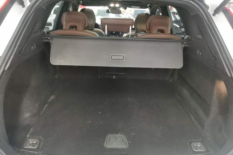 Used Volvo XC60 2022 B5 4x4 Zhiyi Luxury Edition Trunk