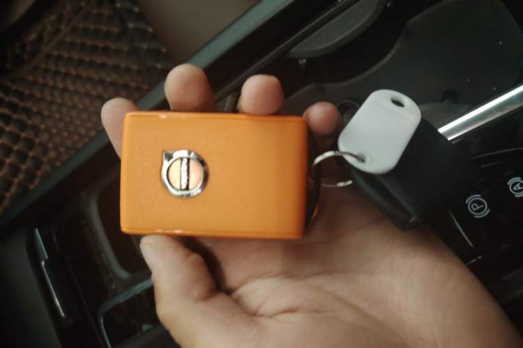 Used Volvo XC60 2022 B5 4x4 Zhiyi Luxury Edition Vehicle Key