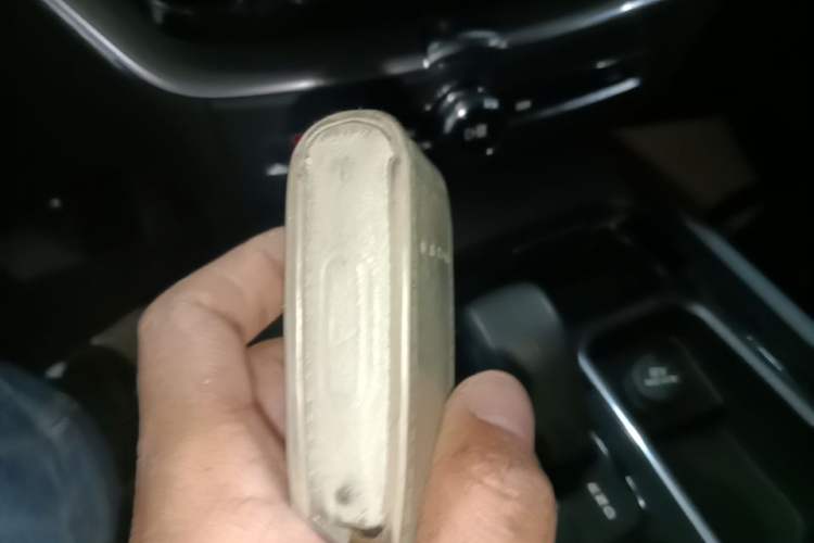 Used Volvo XC60 2022 B5 4x4 Zhiyi Luxury Edition Vehicle Key