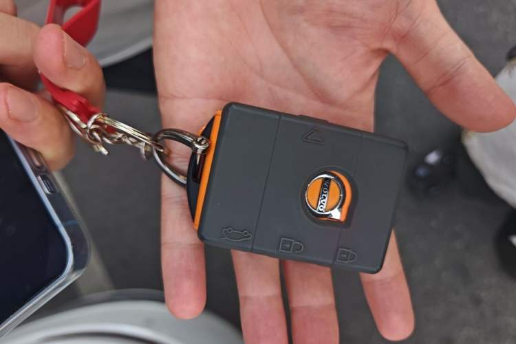 Used Volvo XC60 2022 B5 4x4 Zhiyi Luxury Edition Vehicle Key