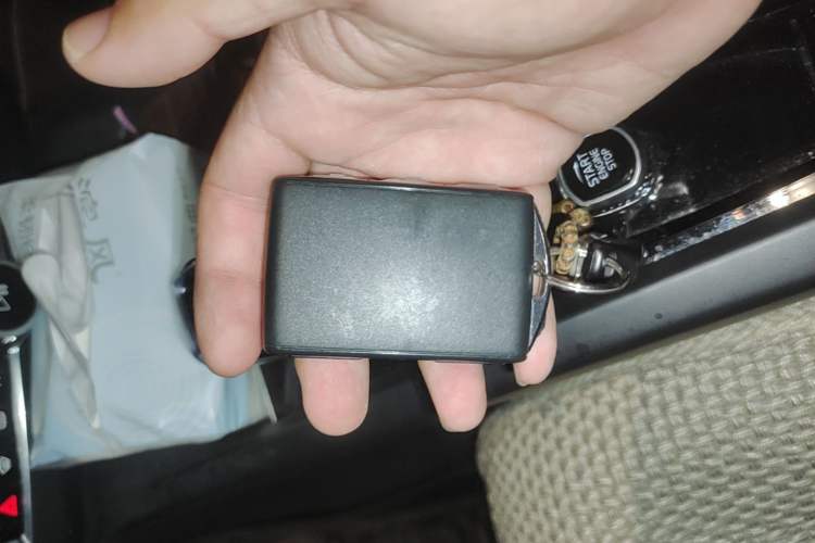 Used Volvo XC60 2022 B5 4x4 Smart Luxury Edition Vehicle Key