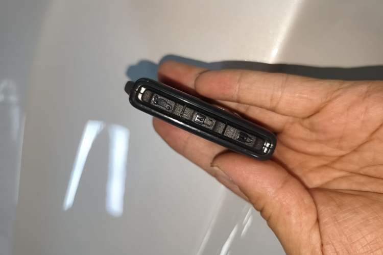 Used Volvo XC60 2022 B5 4x4 Zhiyi Luxury Edition Vehicle Key