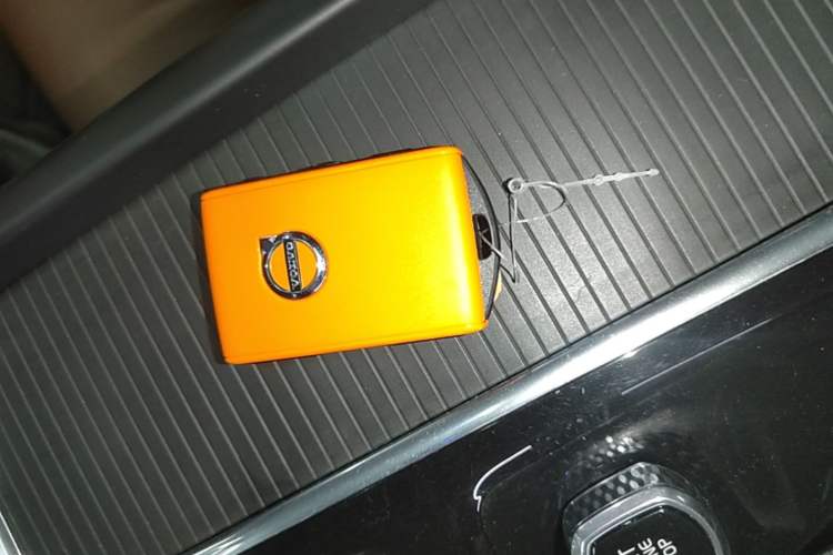 Used Volvo XC60 2022 B5 4x4 Zhiyi Luxury Edition Vehicle Key