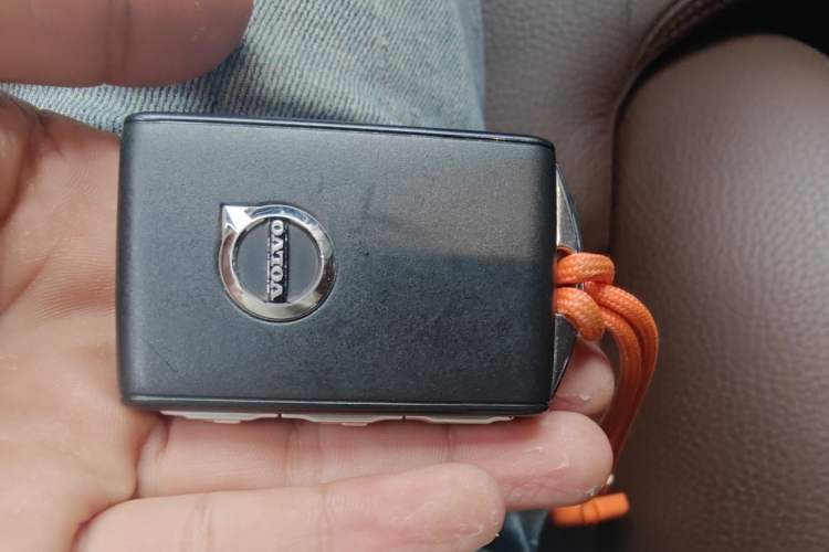 Used Volvo XC60 2022 B5 4x4 Smart Luxury Edition Vehicle Key