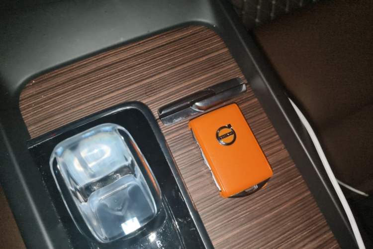 Used Volvo XC60 2022 B5 4x4 Smart Luxury Edition Vehicle Key