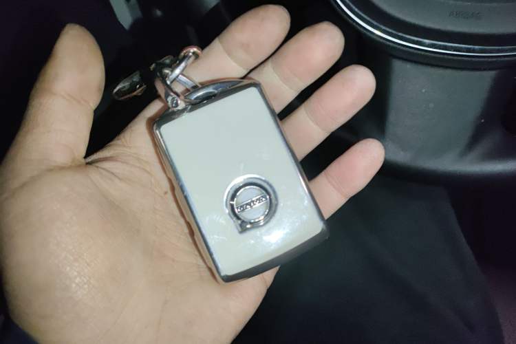 Used Volvo XC60 2022 B5 4x4 Zhiyi Luxury Edition Vehicle Key