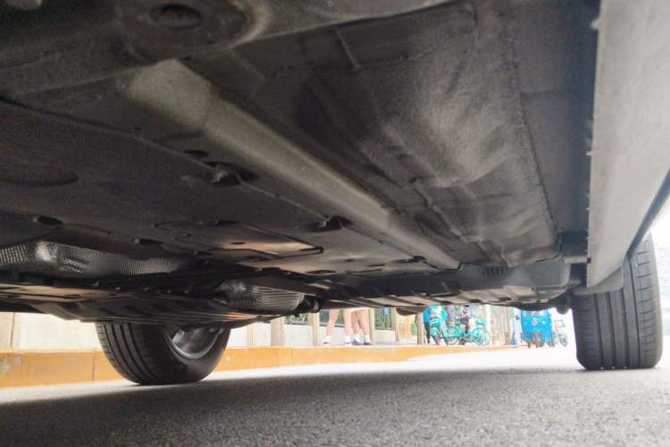 Used Volvo XC60 2023 B5 4x4 Smart Luxury Edition Chassis Front Left