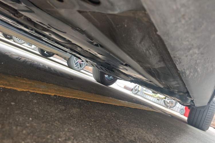 Used Volvo XC60 2023 B5 4x4 Smart Luxury Edition Chassis Front Left
