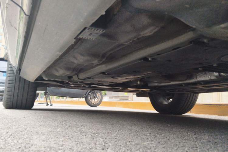 Used Volvo XC60 2023 B5 4x4 Smart Luxury Edition Chassis Rear Left