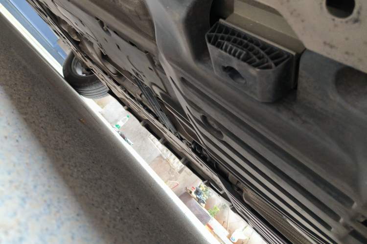 Used Volvo XC60 2023 B5 4x4 Smart Luxury Edition Chassis Rear Left