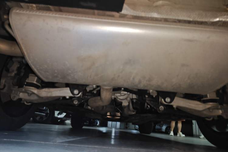 Used Volvo XC60 2023 B5 4x4 Smart Luxury Edition Chassis Rear