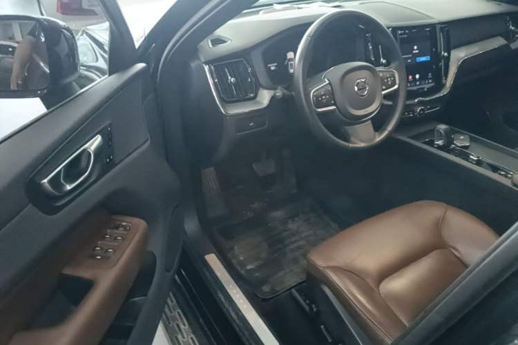 Used Volvo XC60 2023 B5 4x4 Smart Luxury Edition Driver Seat