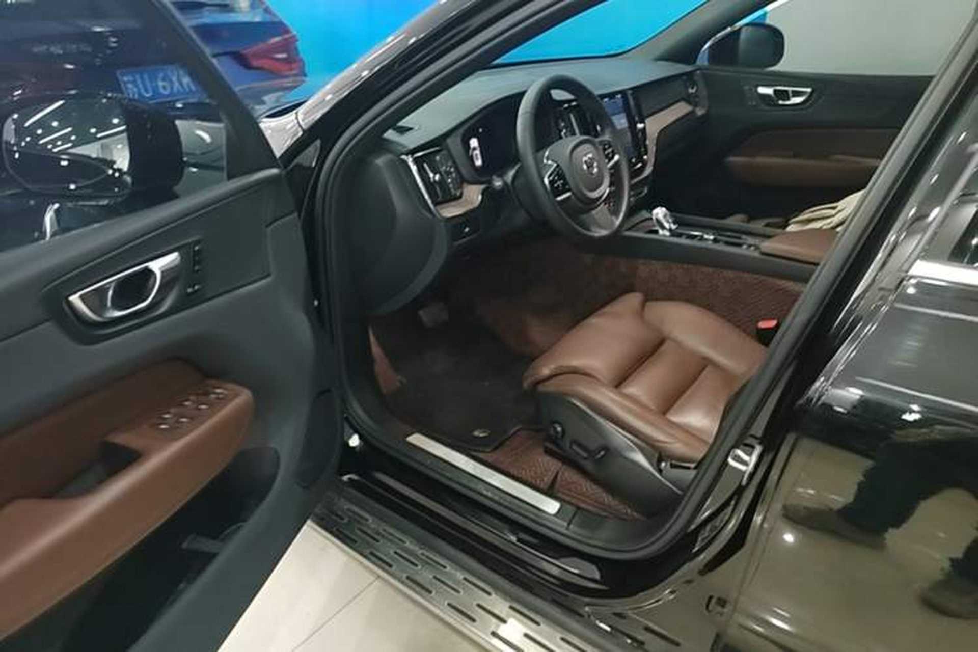 Used Volvo XC60 2023 B5 4x4 Smart Luxury Edition Driver Seat