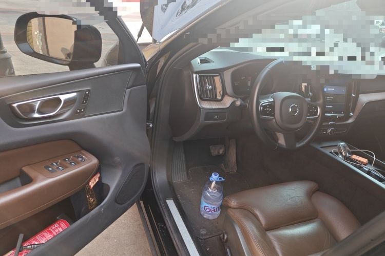 Used Volvo XC60 2023 B5 4x4 Smart Luxury Edition Driver Seat