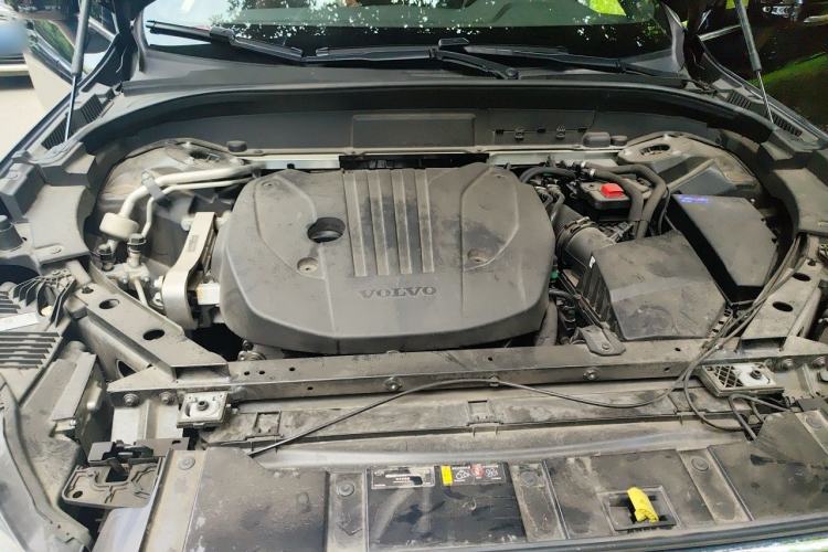 Used Volvo XC60 2023 B5 4x4 Smart Luxury Edition Engine Bay